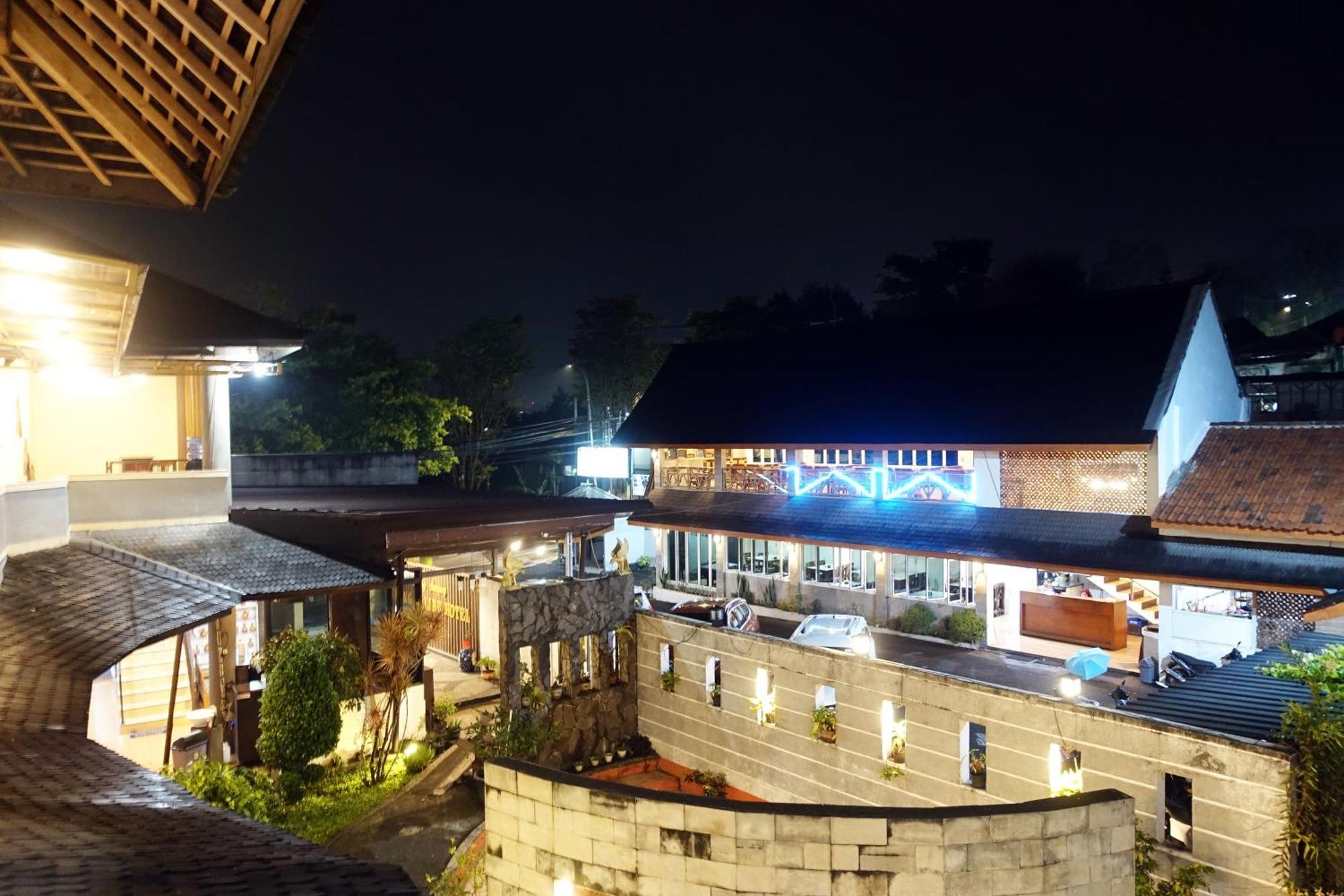 ซาอุง บาหลีบู โฮเต็ล แอนด์ เรสโต Hotel เล็มบัง ภายนอก รูปภาพ